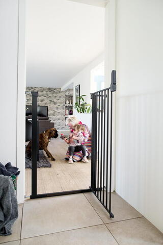 DOGSPACE BONNIE EXTRA TALL PRESSURE FITTED PET GATE, BLACK på hunique.dk