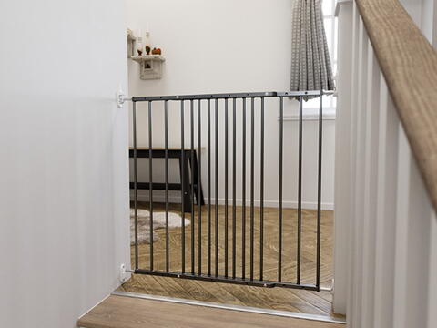 DOGSPACE LUCKY EXTENTING PET GATE, BLACK på hunique.dk